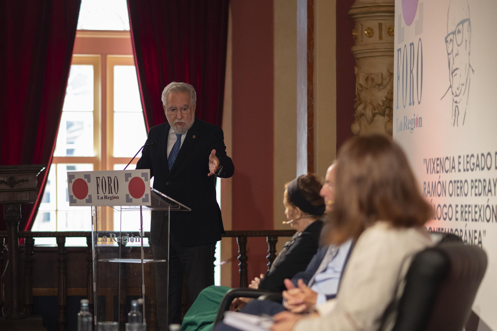 Miguel Santalices, presidente del Parlamento Gallego, durante la clausura del Foro La Región sobre el legado de Otero Pedrayo.