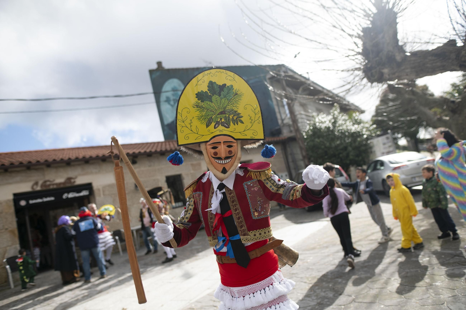 El Entroido de Cualedro desborda tradición, en fotos
