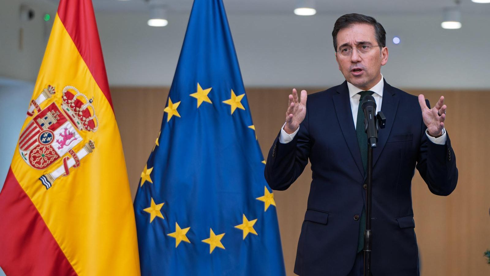 Albares durante su intervención