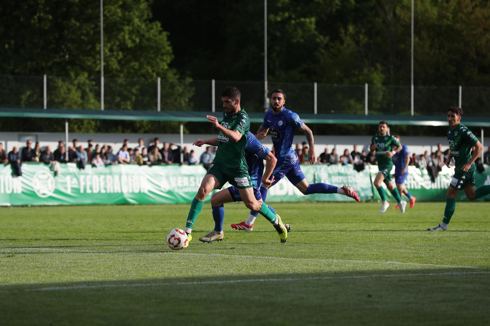 Galería | Empate a uno entre el CD Arenteiro y Ourense CF en el derbi termal