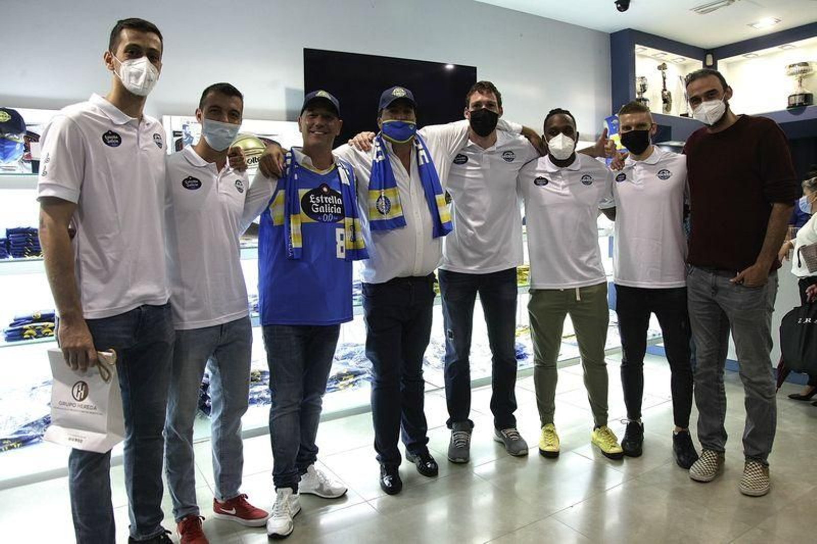 Presentación de la tienda del COB (MIGUEL ÁNGEL)