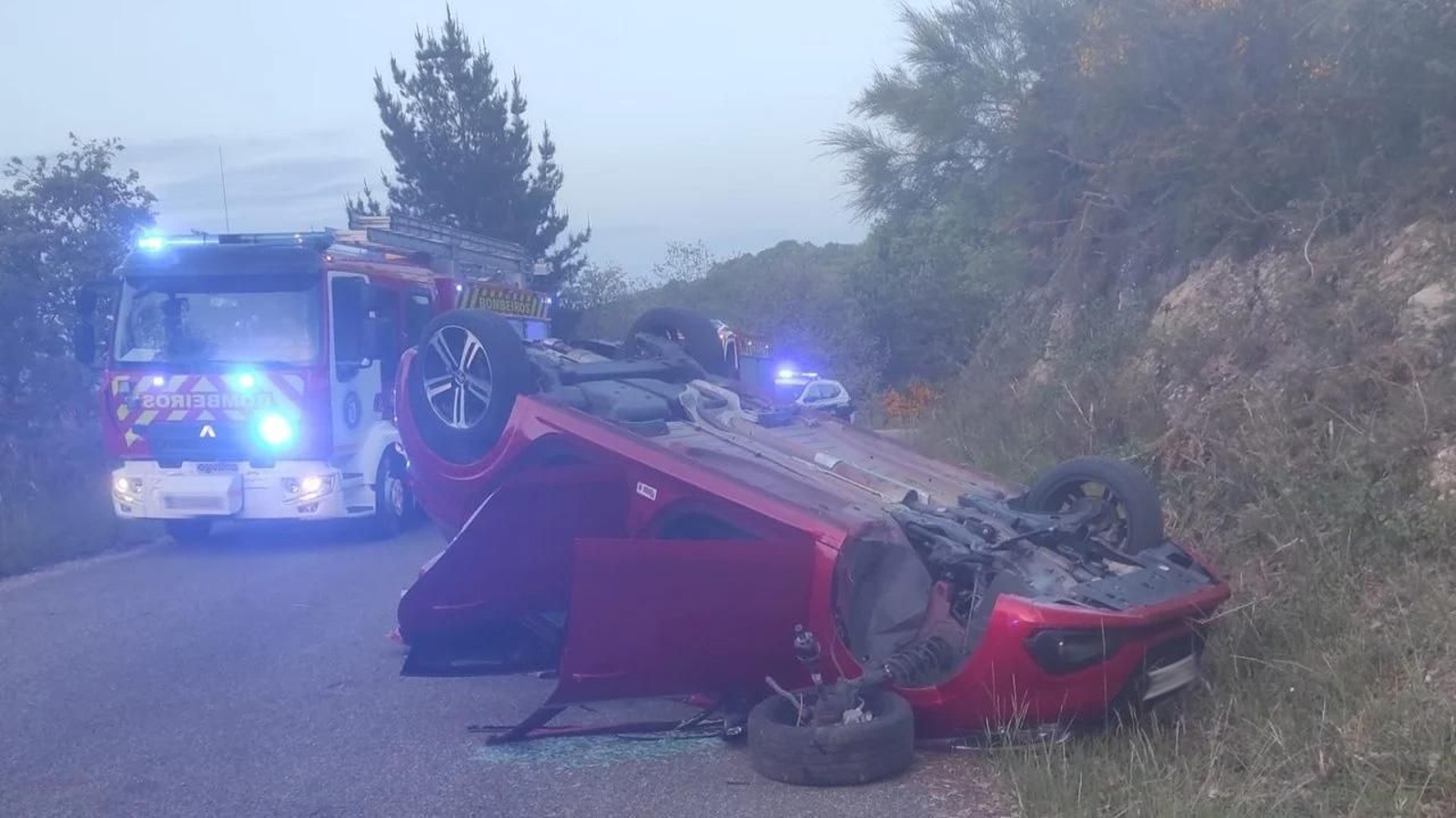 Estado en el que quedó el vehículo tras volcar.