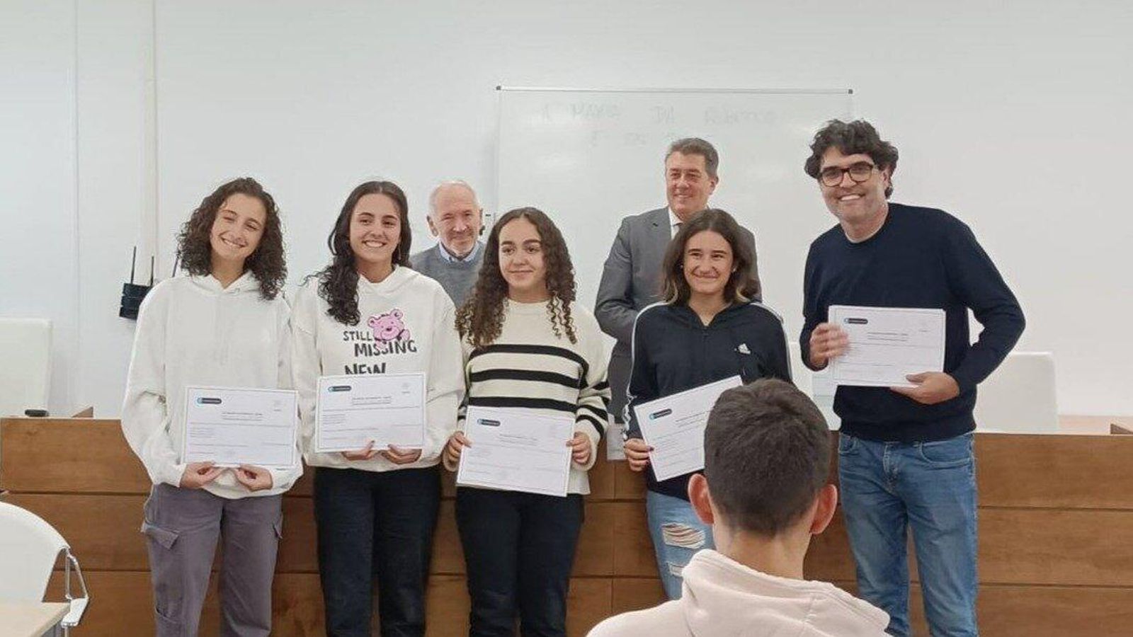 Alumnas premiadas en el ámbito STEAM, pertenecientes al Colegio Divino Maestro de Ourense