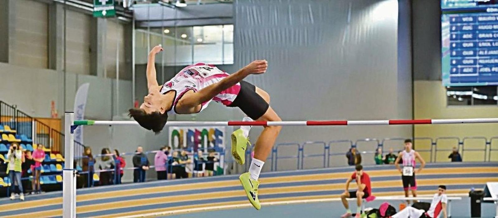 Gael Couñago rompió el record de salto de altura gallego durante las pruebas de control de marcas de invierno.