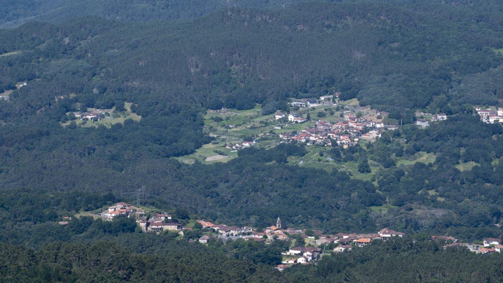 La superficie forestal rodea a las aldeas de la provincia