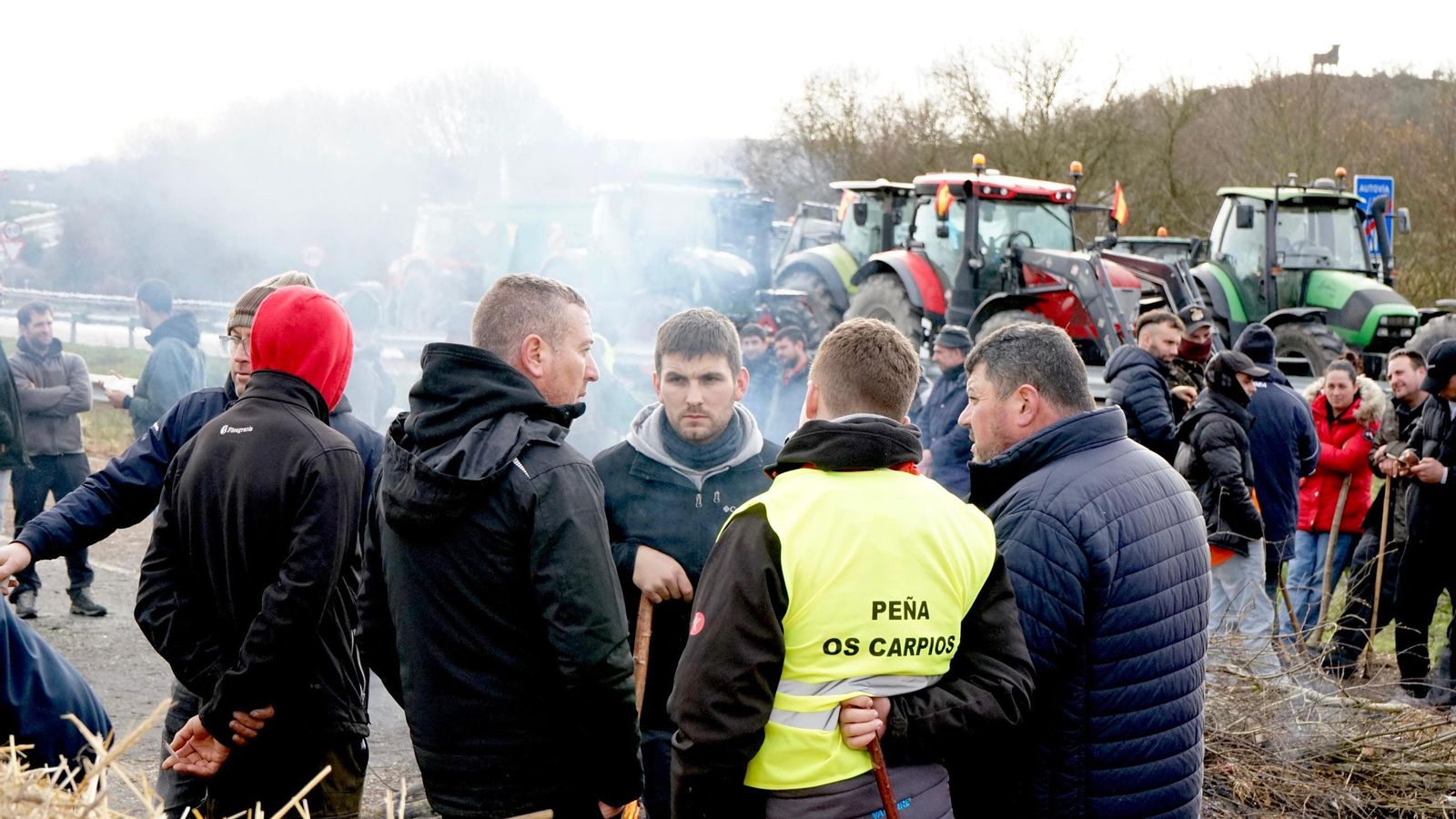 Galería | Las protestas de los tractoristas en la A-52 contra el acuerdo comercial con Mercosur, en imágenes