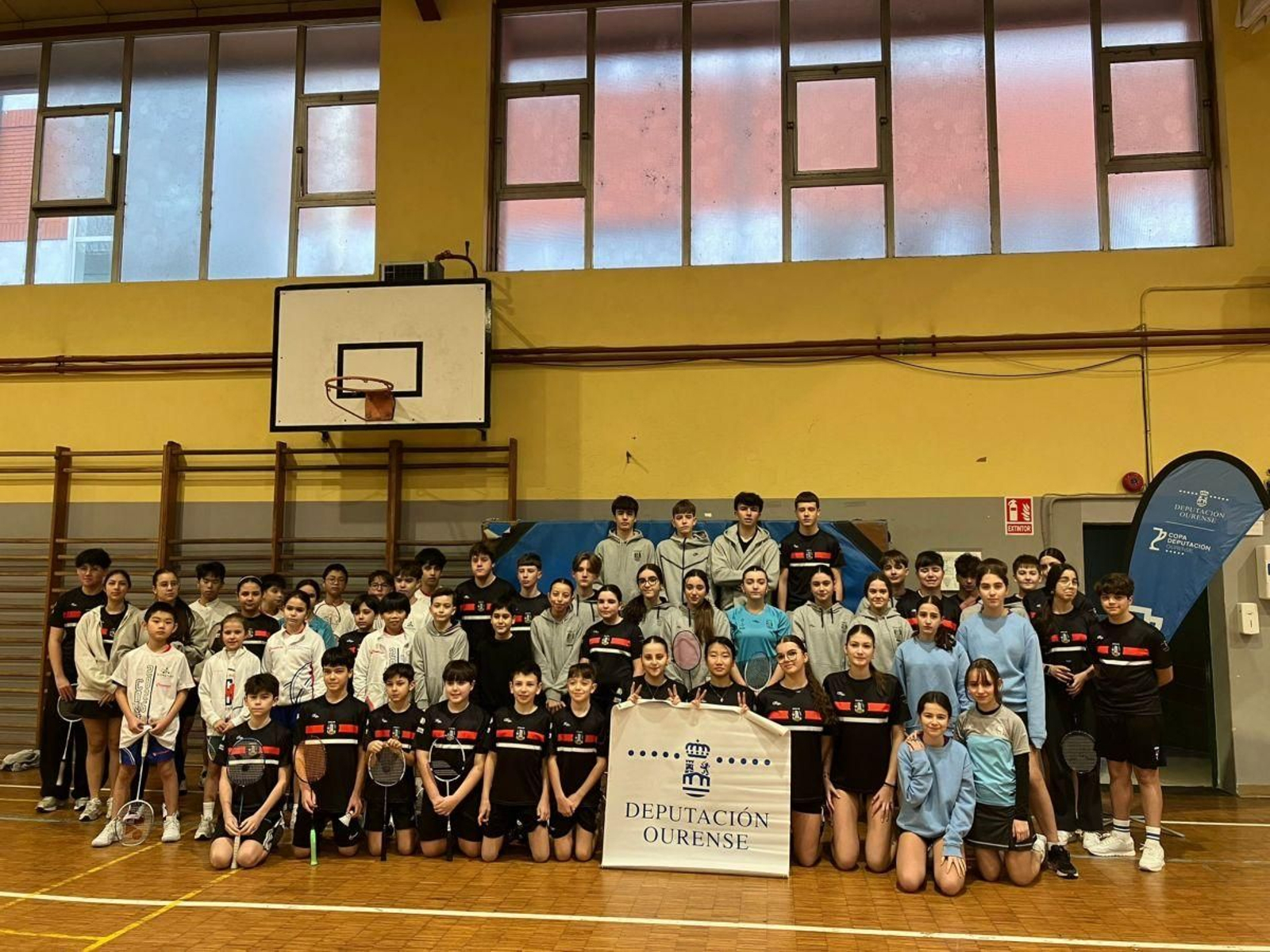 Las y los participantes en la segunda manga de la Copa Diputación en la modalidad de dobles, en el IES As Lagoas.