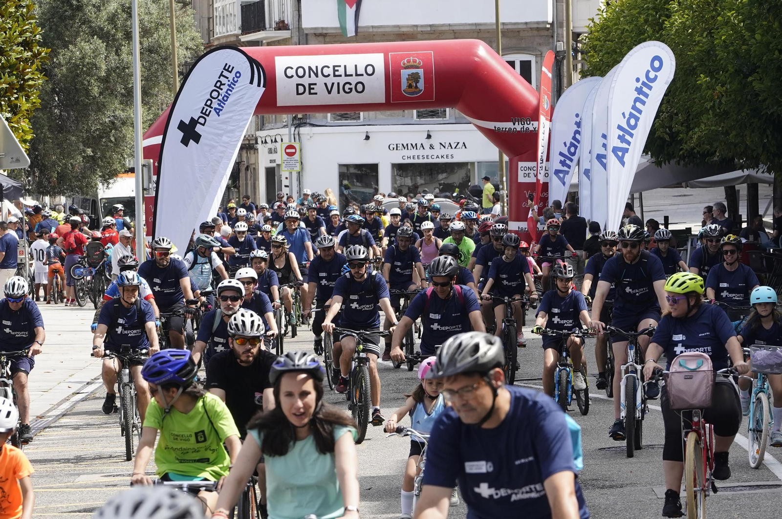 Galería | El ciclismo toma Vigo con la primera edición del Día de la Bici de Atlántico