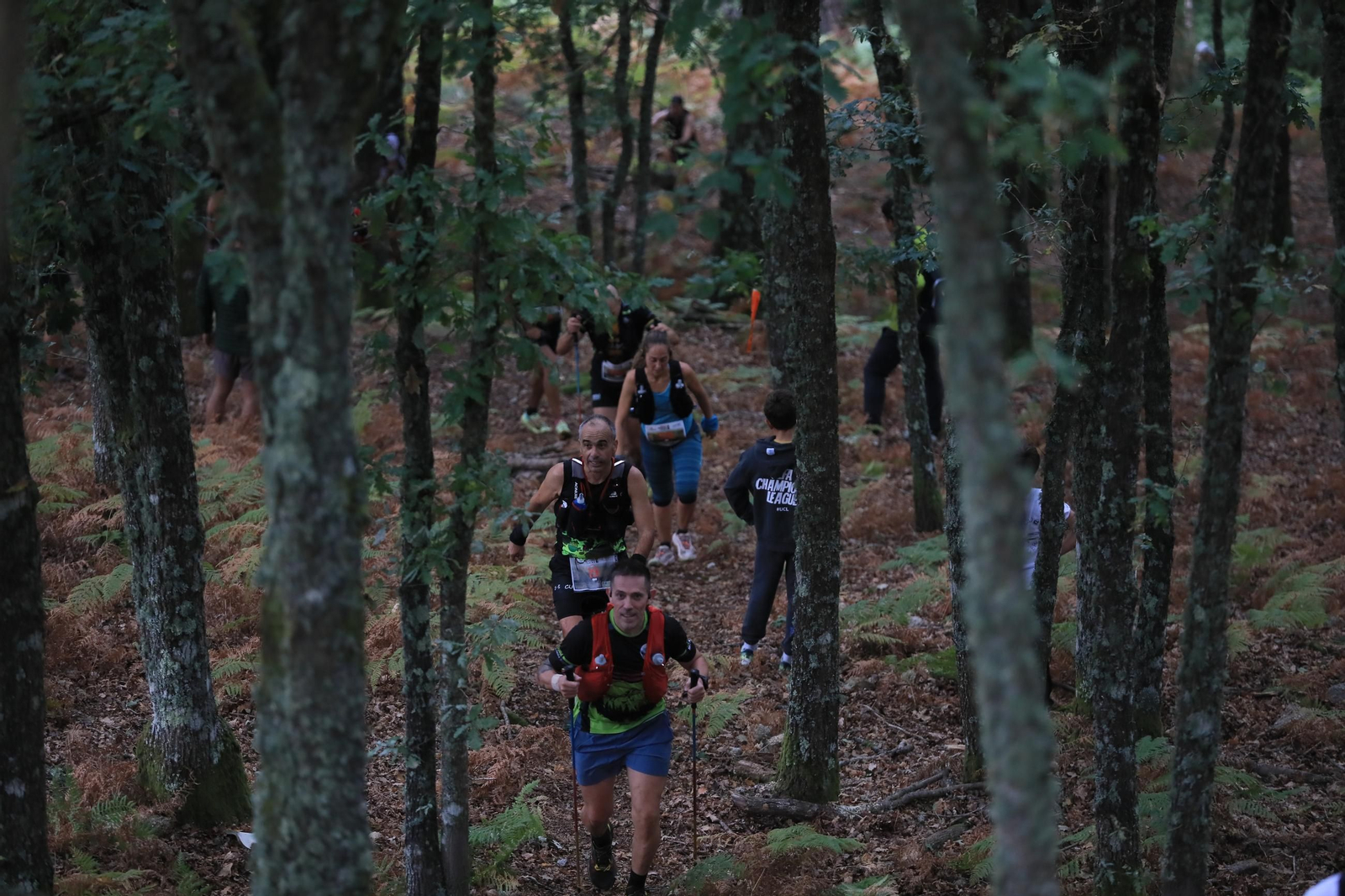 Galería | El Trail Ribeira Sacra cumple diez años y lo celebra entre montes y miradores, en fotos