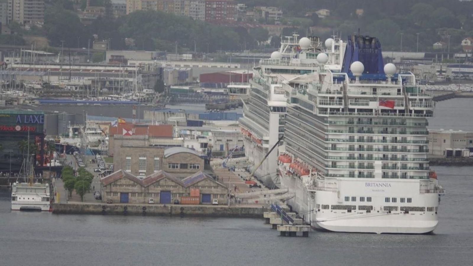 Dos de los tres cruceros este martes en el muelle de Transatlánticos.
