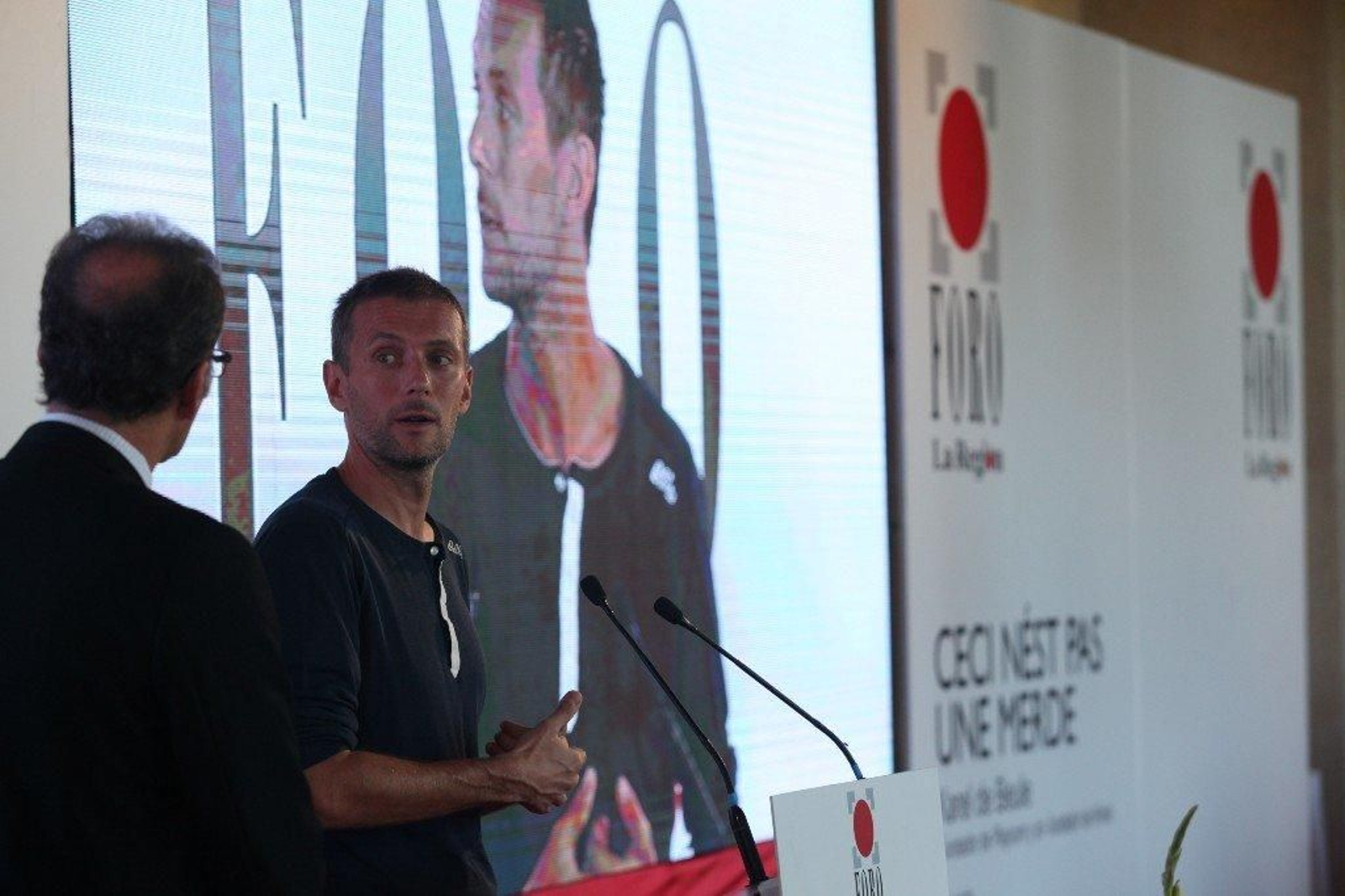 Karel de Beule, en el Foro La Región - 24