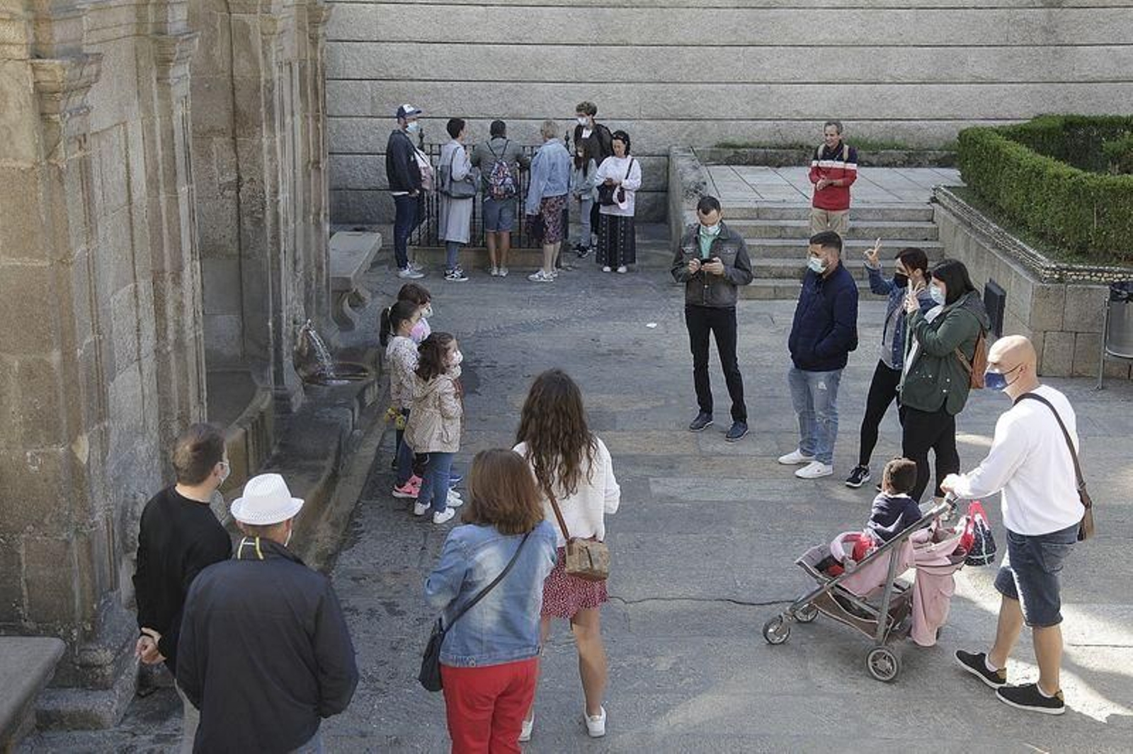Turistas en Ourense este martes festivo