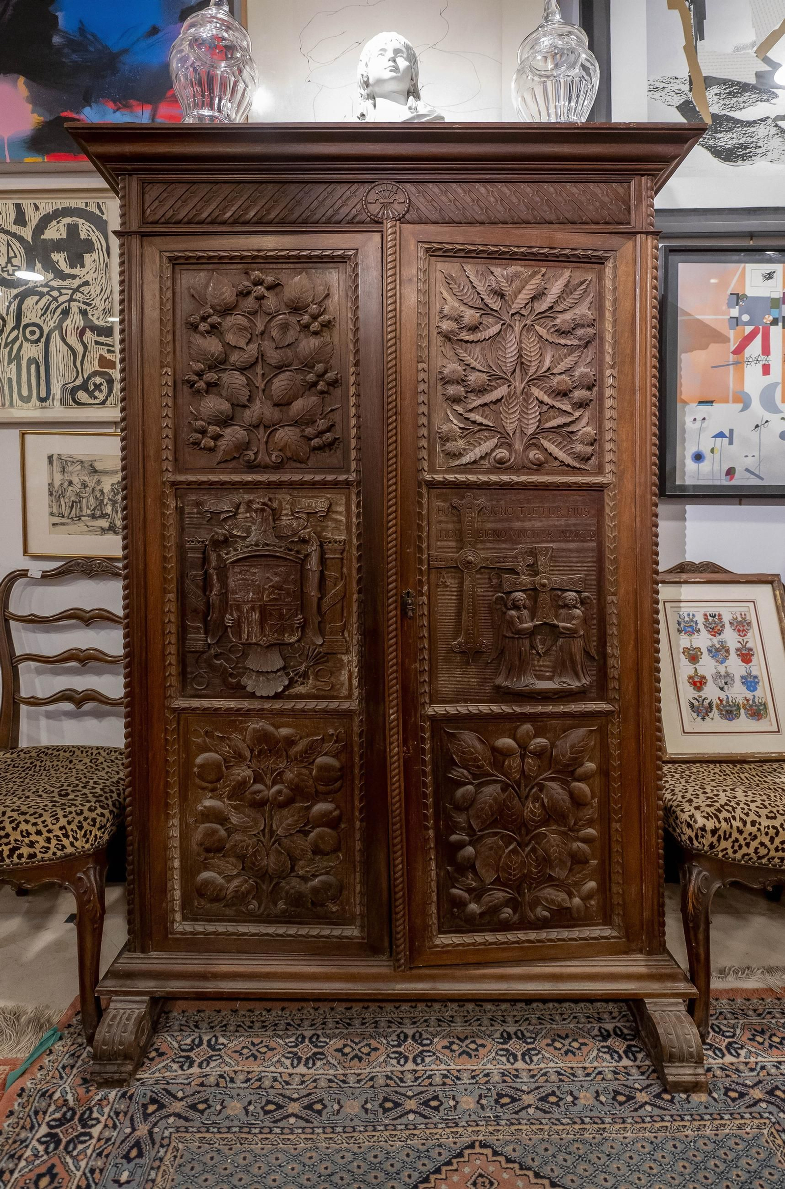 Galería | Los 700 lotes de objetos retirados por los Franco del Pazo de Meirás que salen a subasta