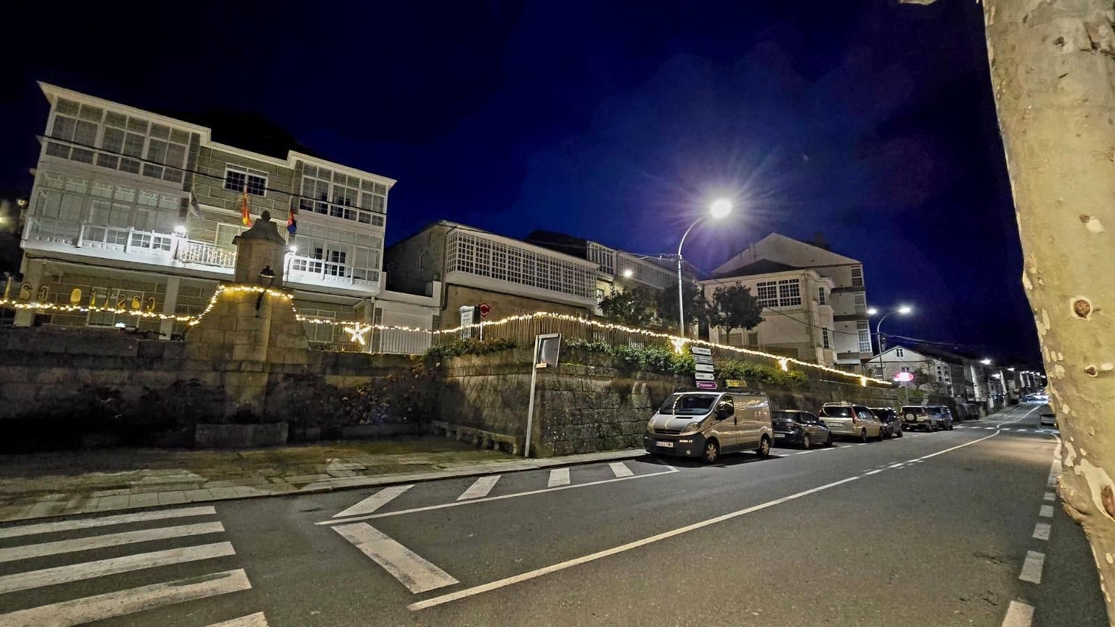 Galería | Castro Caldelas teje la Navidad punto a punto