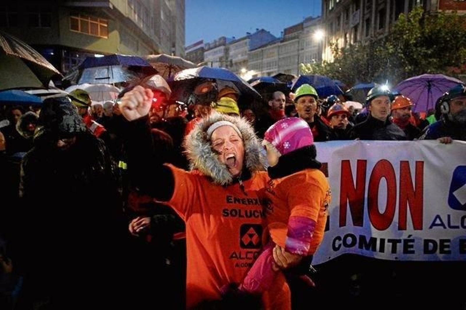 Manifestación de los trabajadores de Alcoa por las calles de A Coruña, el pasado octubre.(CABALAR)