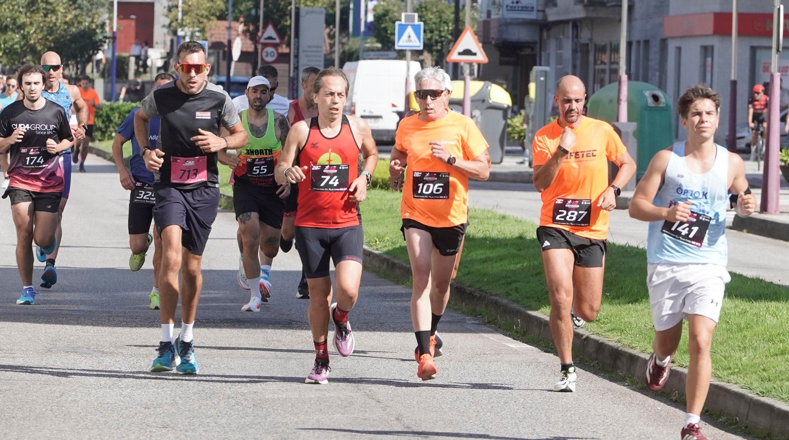 Galería | O Porriño une deporte y trabajo en una carrera multitudinaria