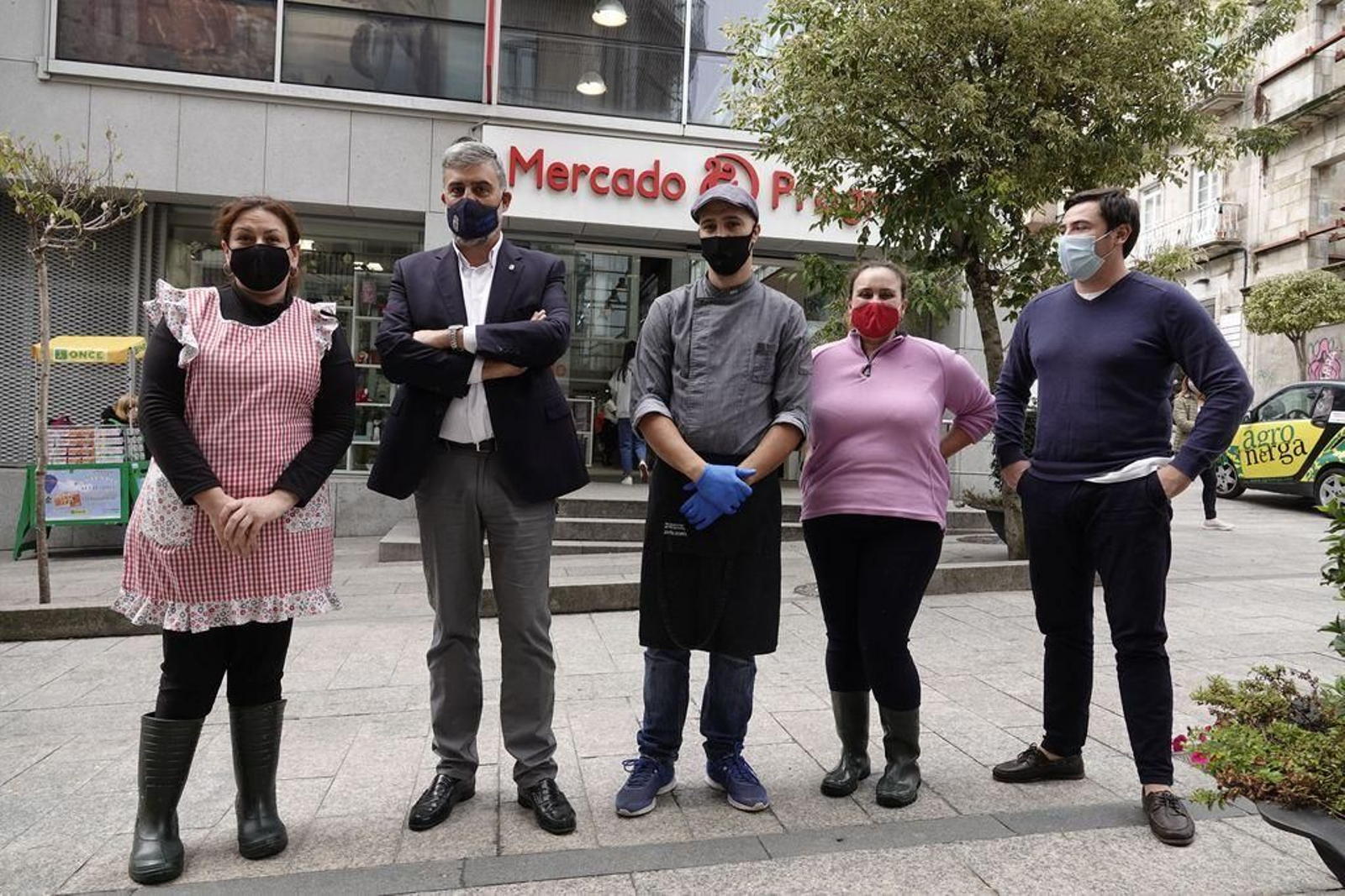 Marnotes, del PP, con comerciantes del Progreso.