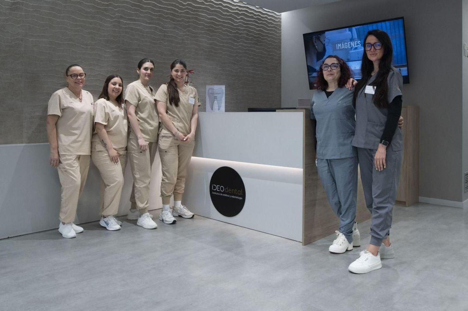 Profesionales de clínica dental Code Ideo.
