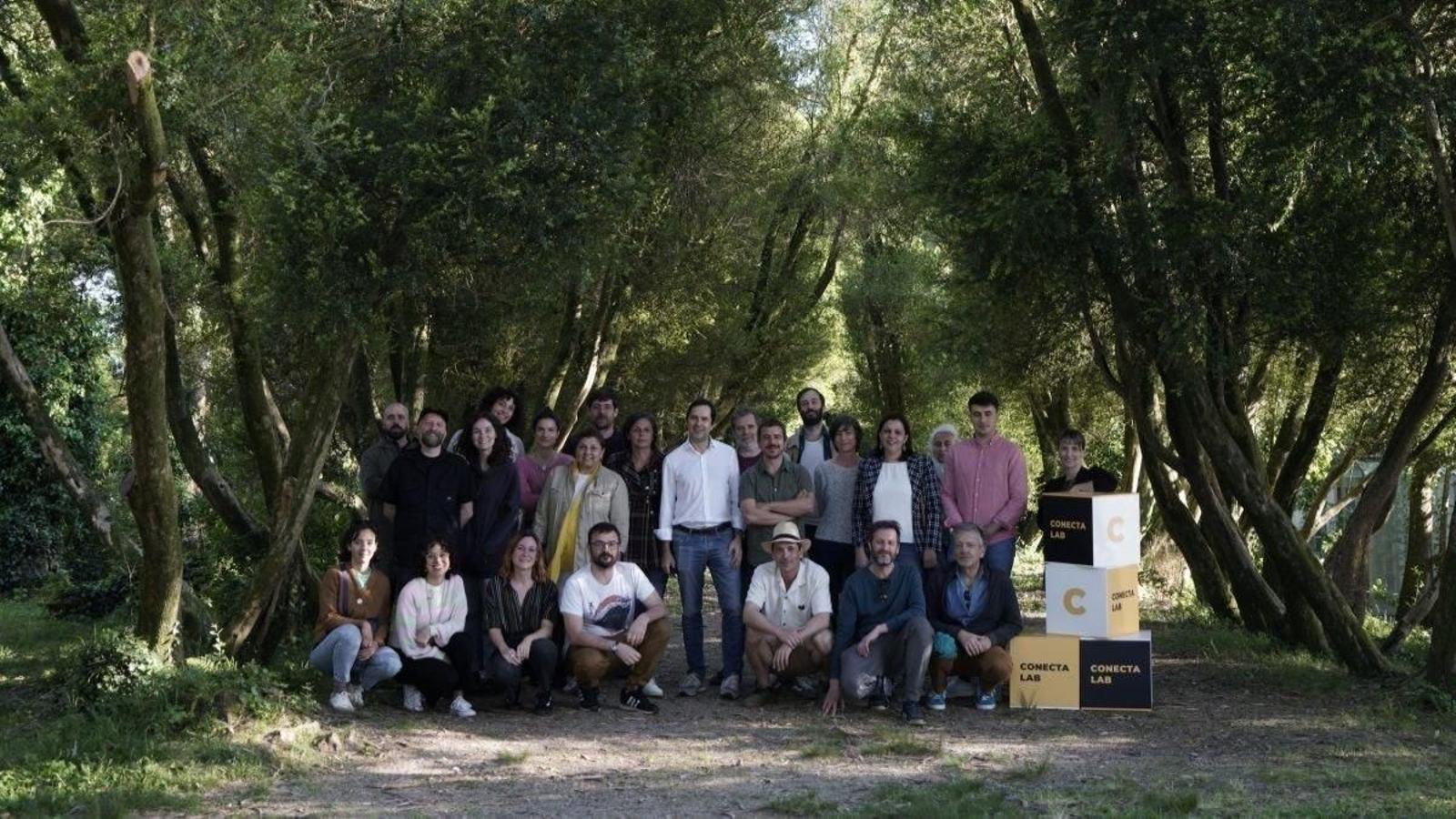Imagen de la inauguración de Conecta Lab con los participantes.