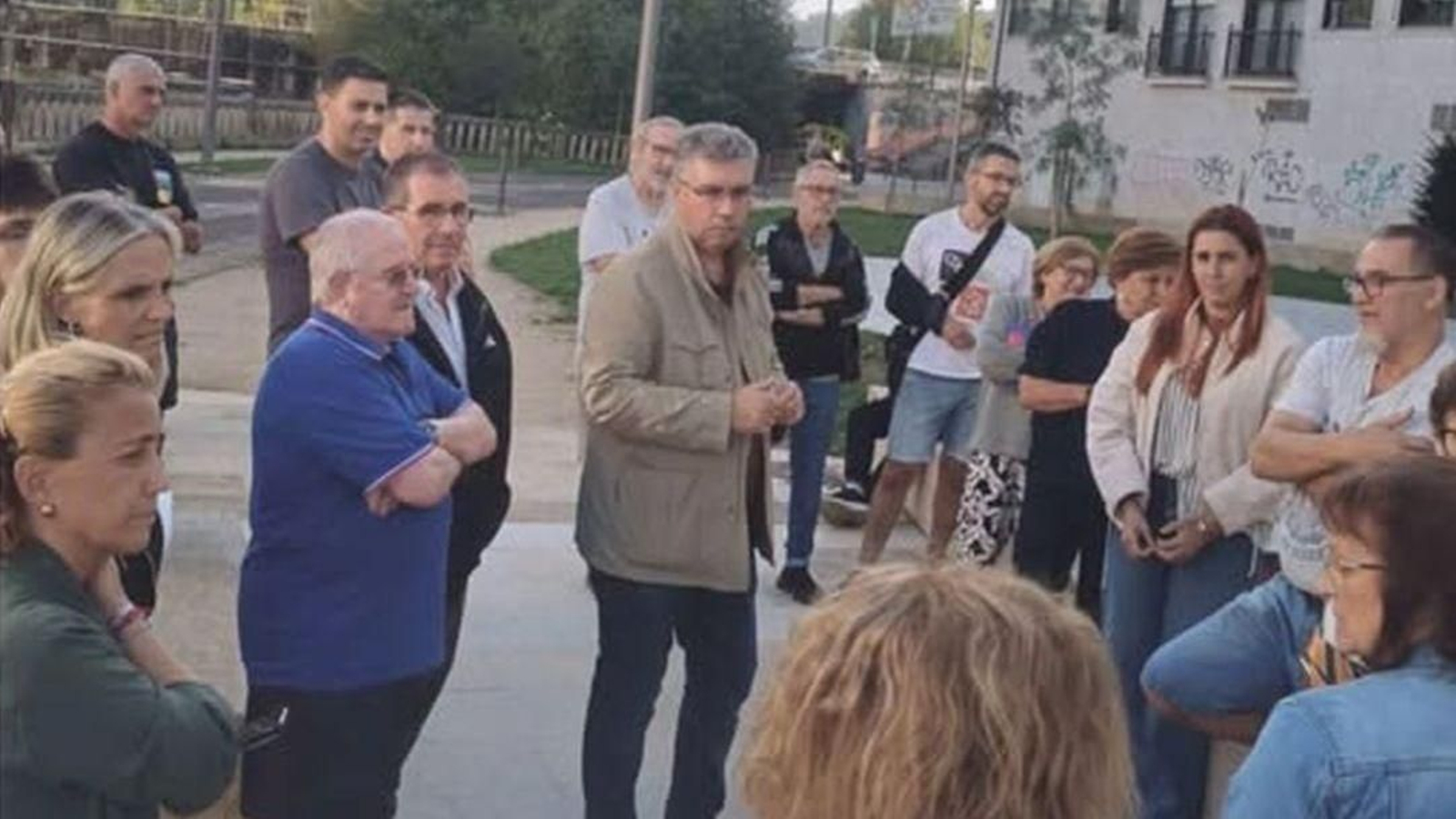 Javier Bas se reunió a principios de mes con los vecinos.