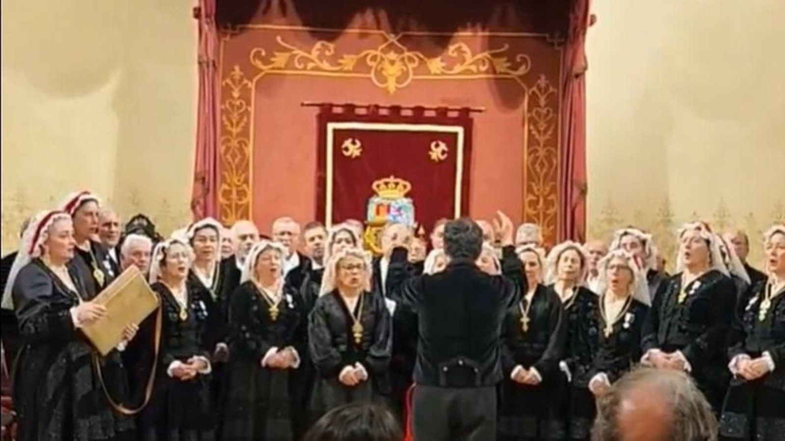 A coral De Ruada pechou coa súa actuación o Abril Oteriano en Santiago.