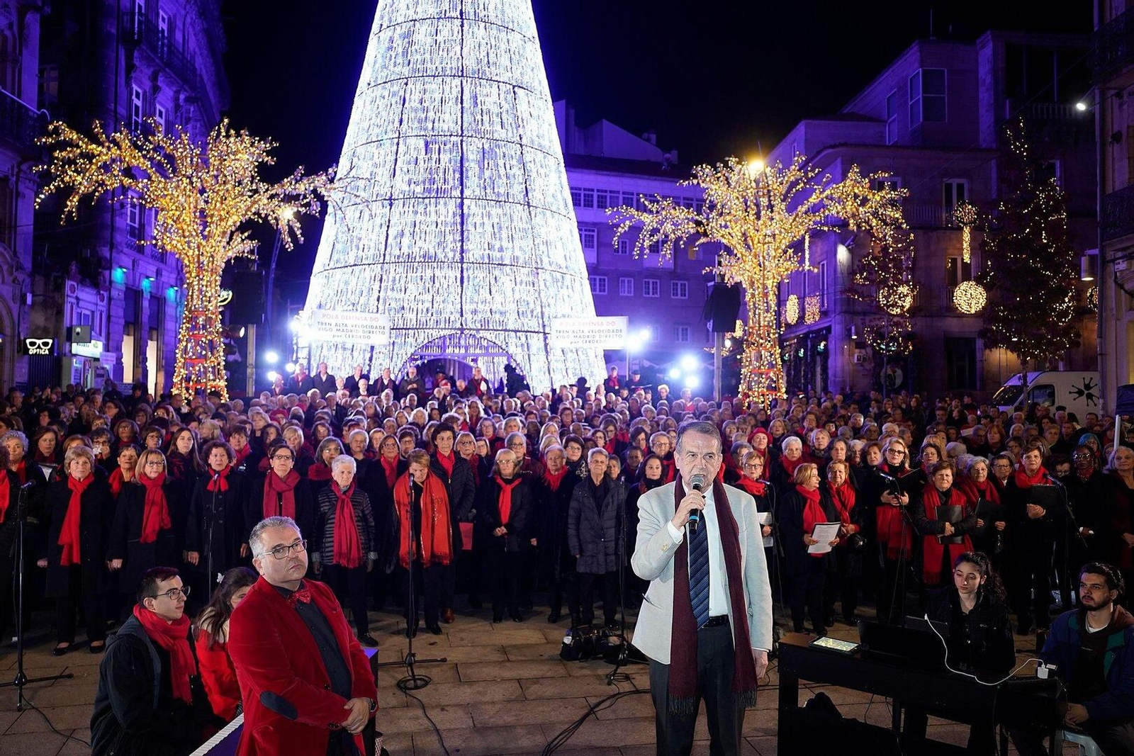 Abel Caballero en el concierto protesta de Acopovi.