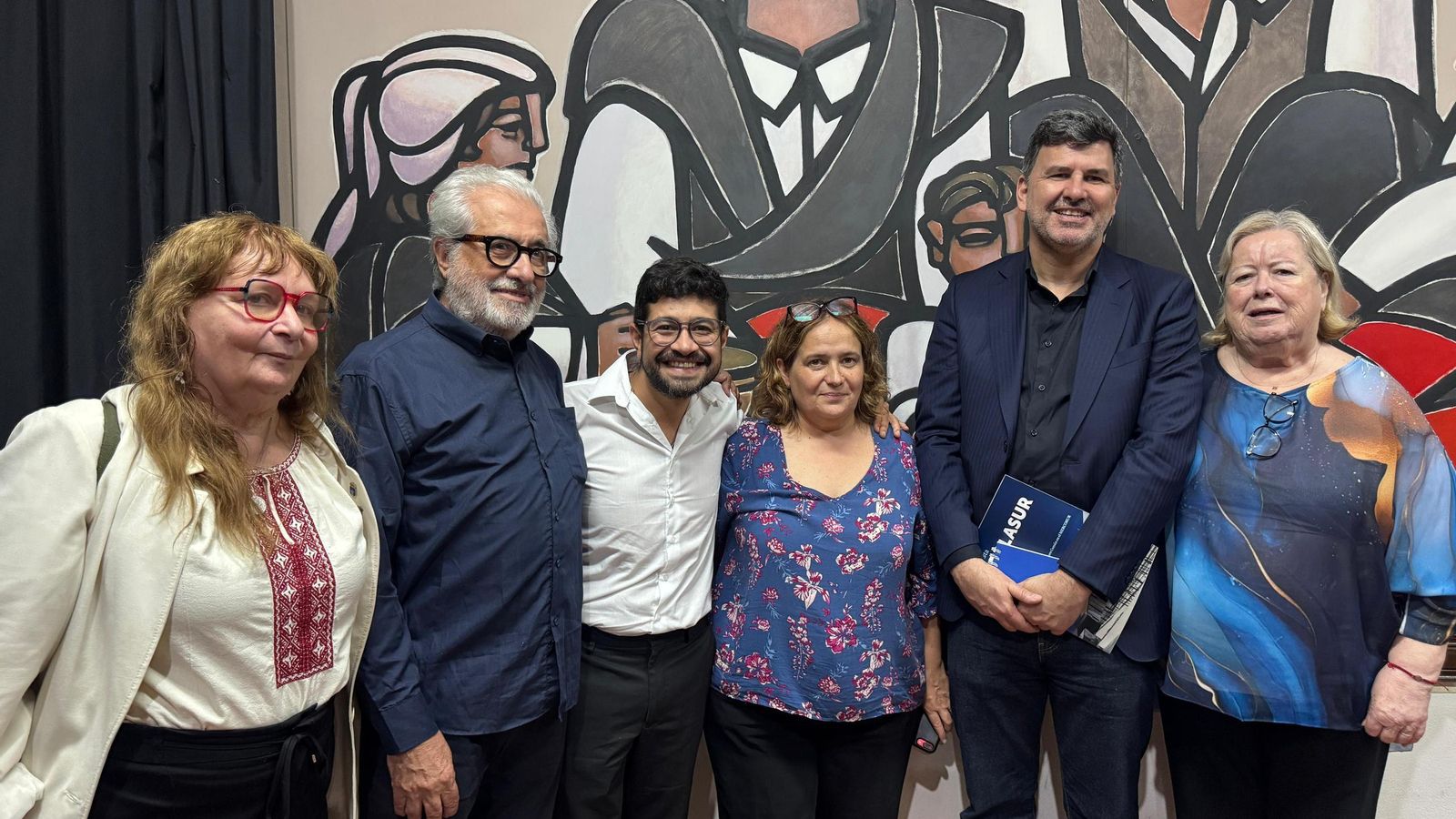 En Centro Betanzos con Beatriz Lagoa, su presidenta y Oscar González ( Psoe en Argentina) y Verónica Torres Bugallo ( CD)
