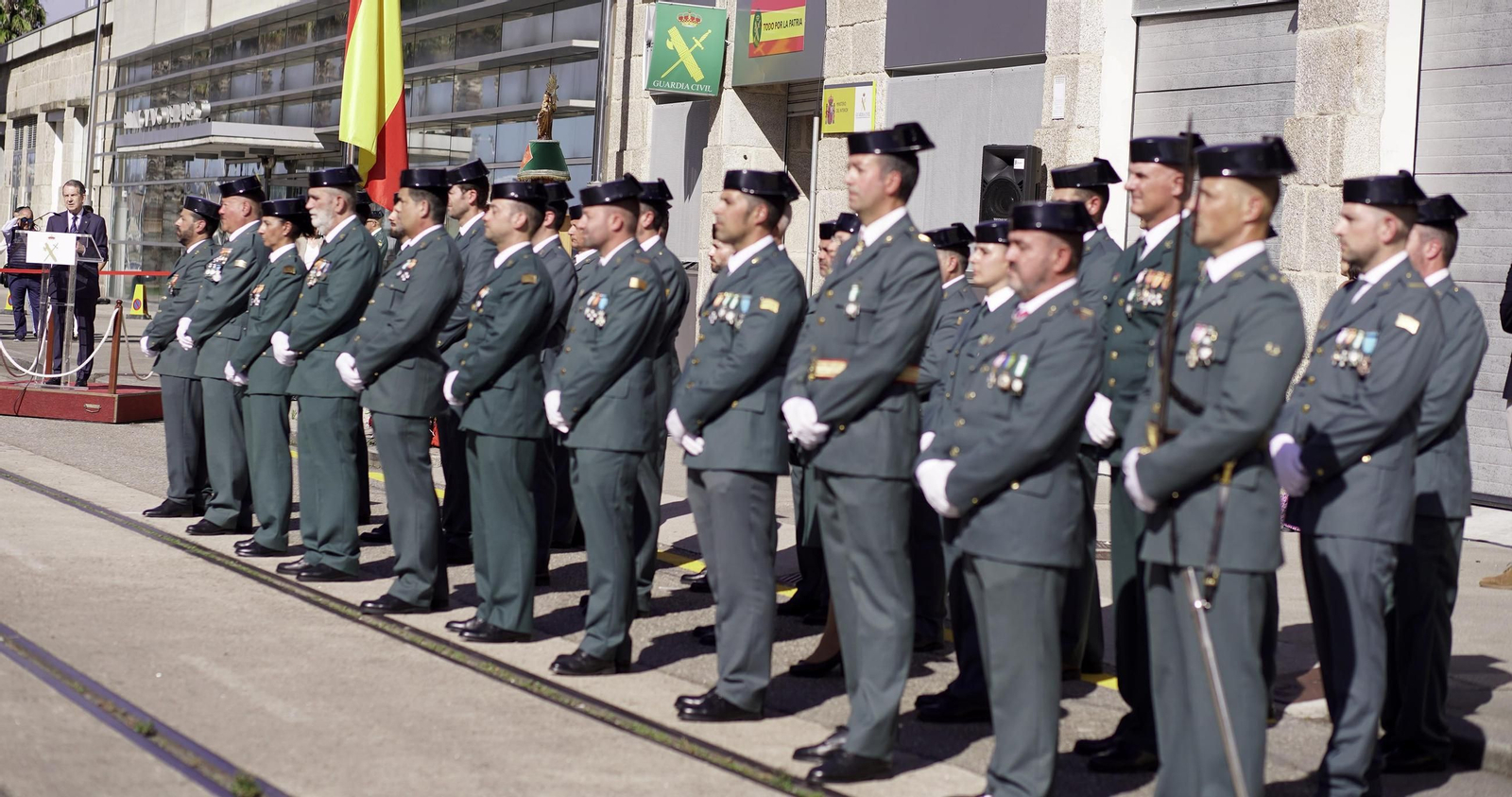 Galería | La Guardia Civil celebra el Día del Pilar en Vigo