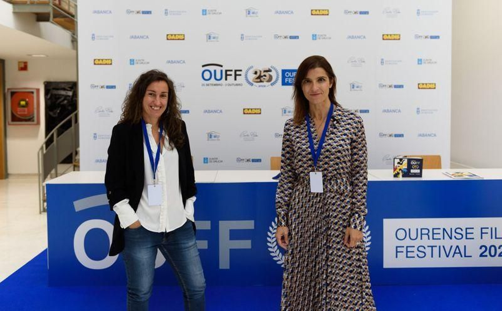 Paula Cons, directora de cine, y la actriz Victoria Teijeiro, ayer en el Marcos Valcárcel.