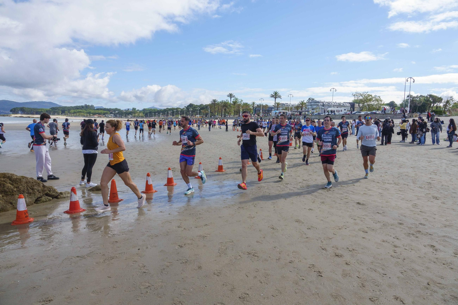 Galería | 1.000 corredores inundan Samil