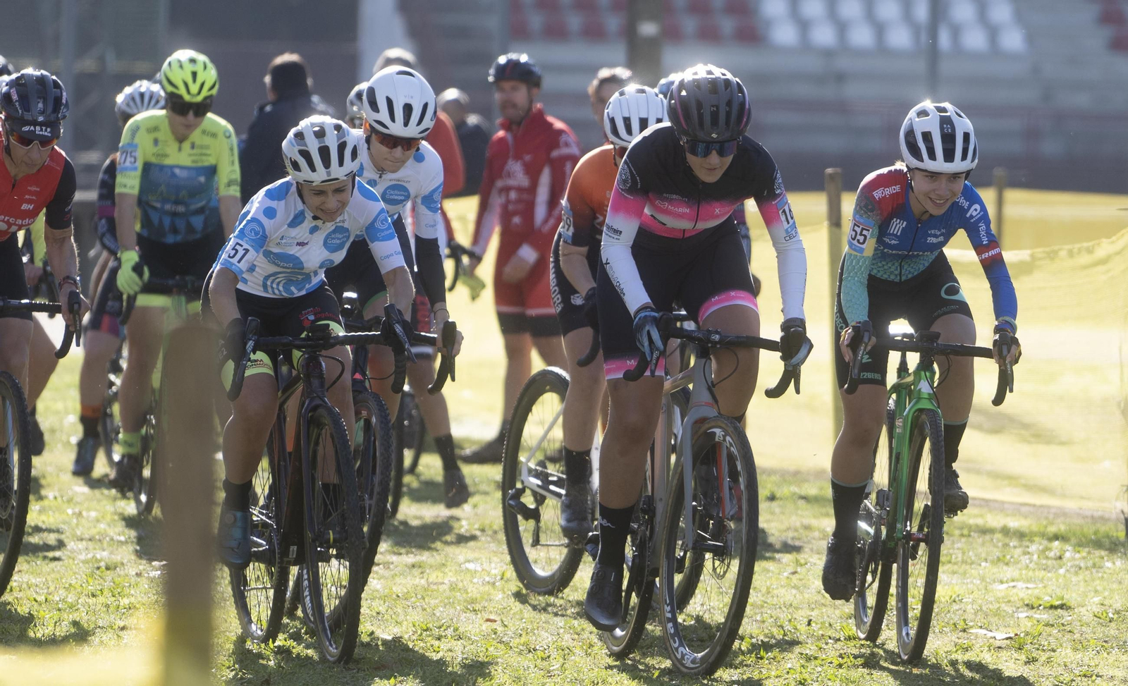 Galería | El ciclocross toma Ponteareas con más de 200 participantes