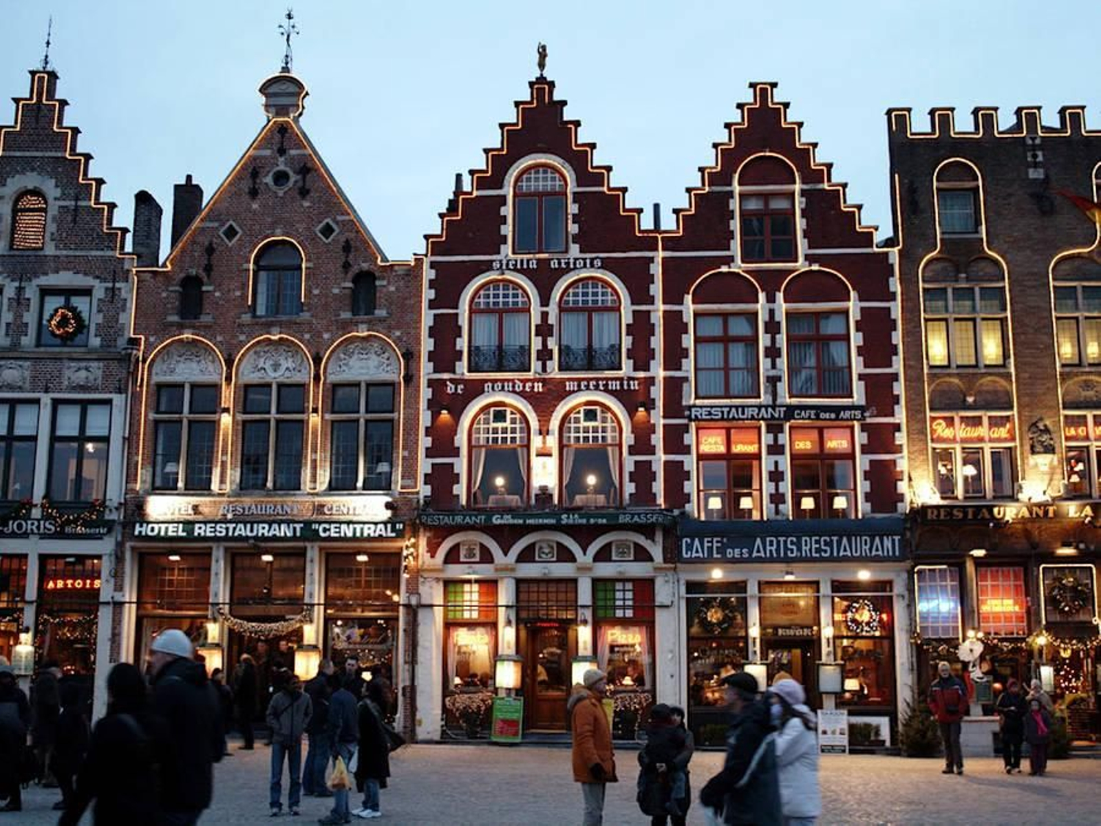 Brujas brilla de día y de noche en Navidad. FranceTourisme..jpg