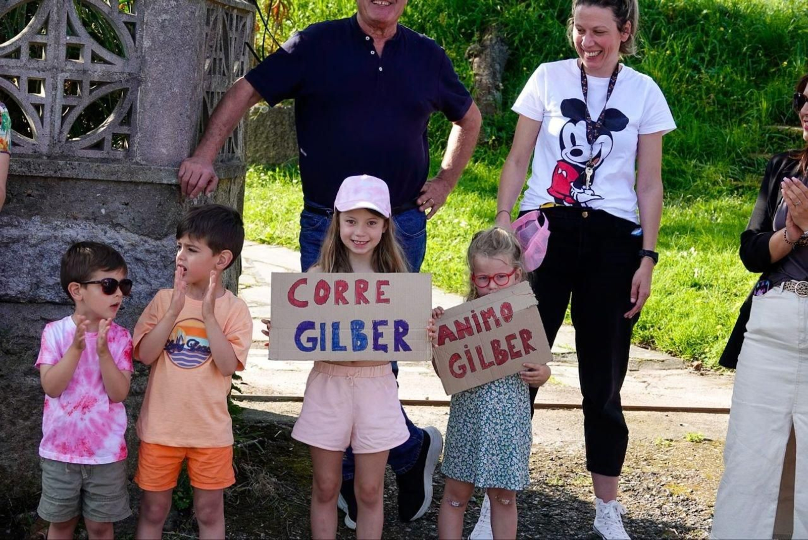 Dando ánimos desde el público en la Vig-Bay 2024.