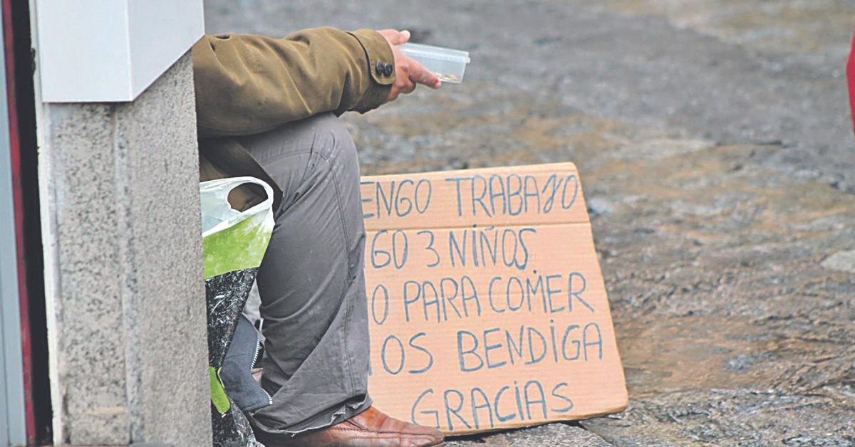 La población en riesgo de pobreza crece en Galicia y se encuentra en el ...