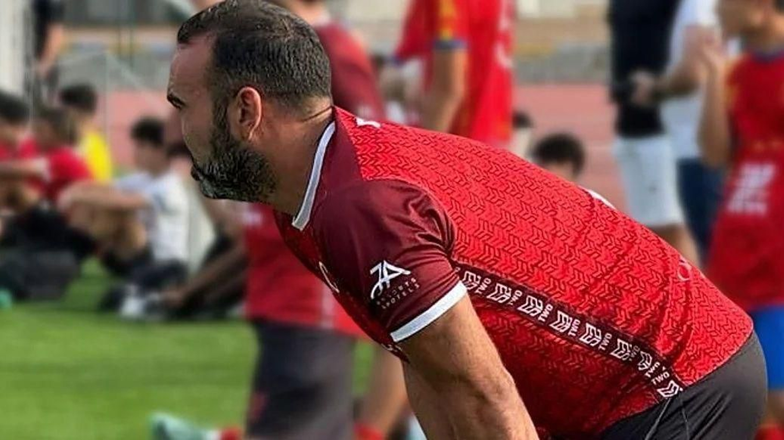 El entrenador olívico trabajaba en la cantera del club emiratí, propiedad de Míchel Salgado.