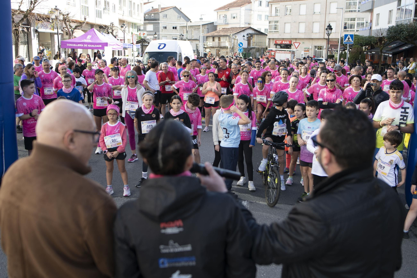 Galería | A Valenzá se tiñe de rosa con la III Carreira pola Igualdade