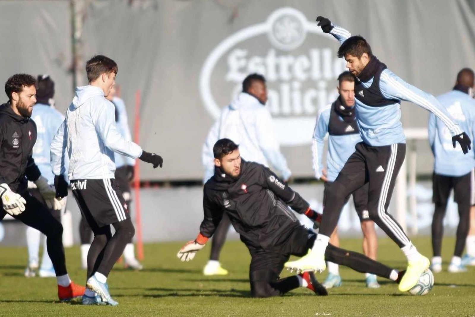 Néstor Araújo y Fran Vieites, en la sesión de ayer en A Madroa.