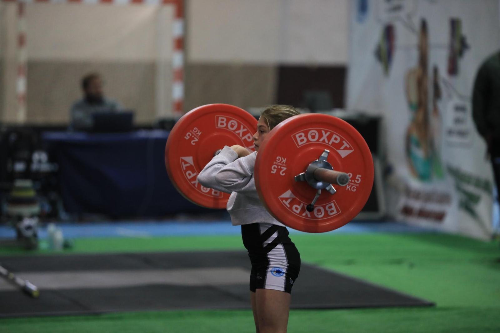 Galería | El futuro de la halterofilia gallega se cita en Oira