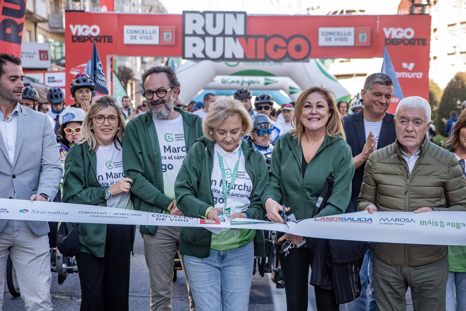 Galería | La Vigo en Marcha contra o Cancro congrega a 3.000 personas en su primera edición