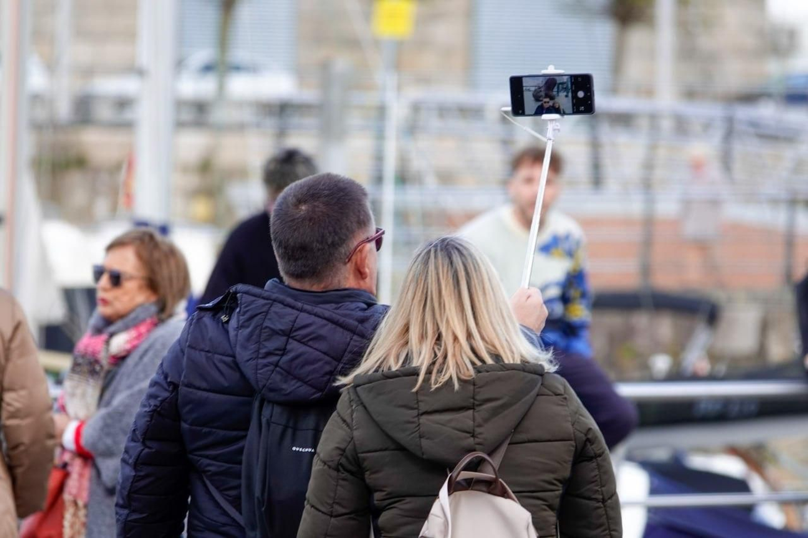 Galería | Dos gigantes del mar cierran el año en el puerto de Vigo