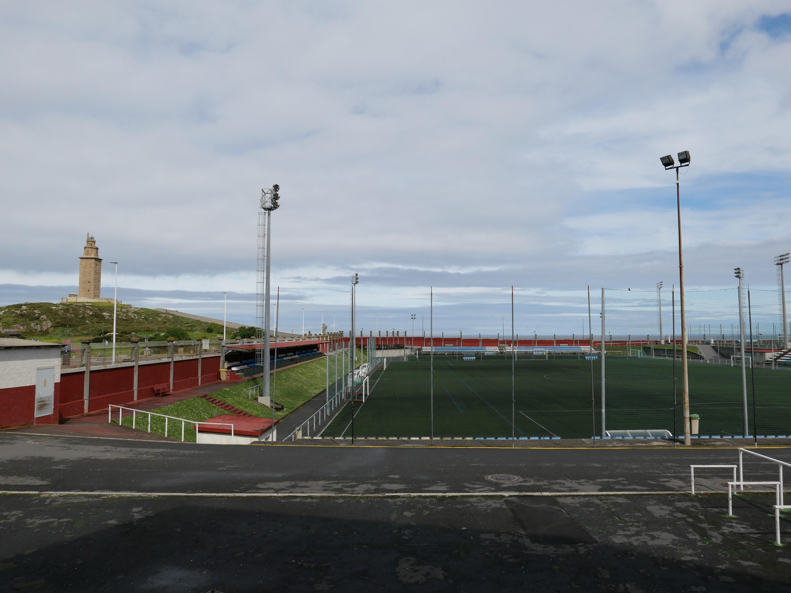 Las gaviotas en los campos de A Torre de A Coruña // SUSO ARJOMIL