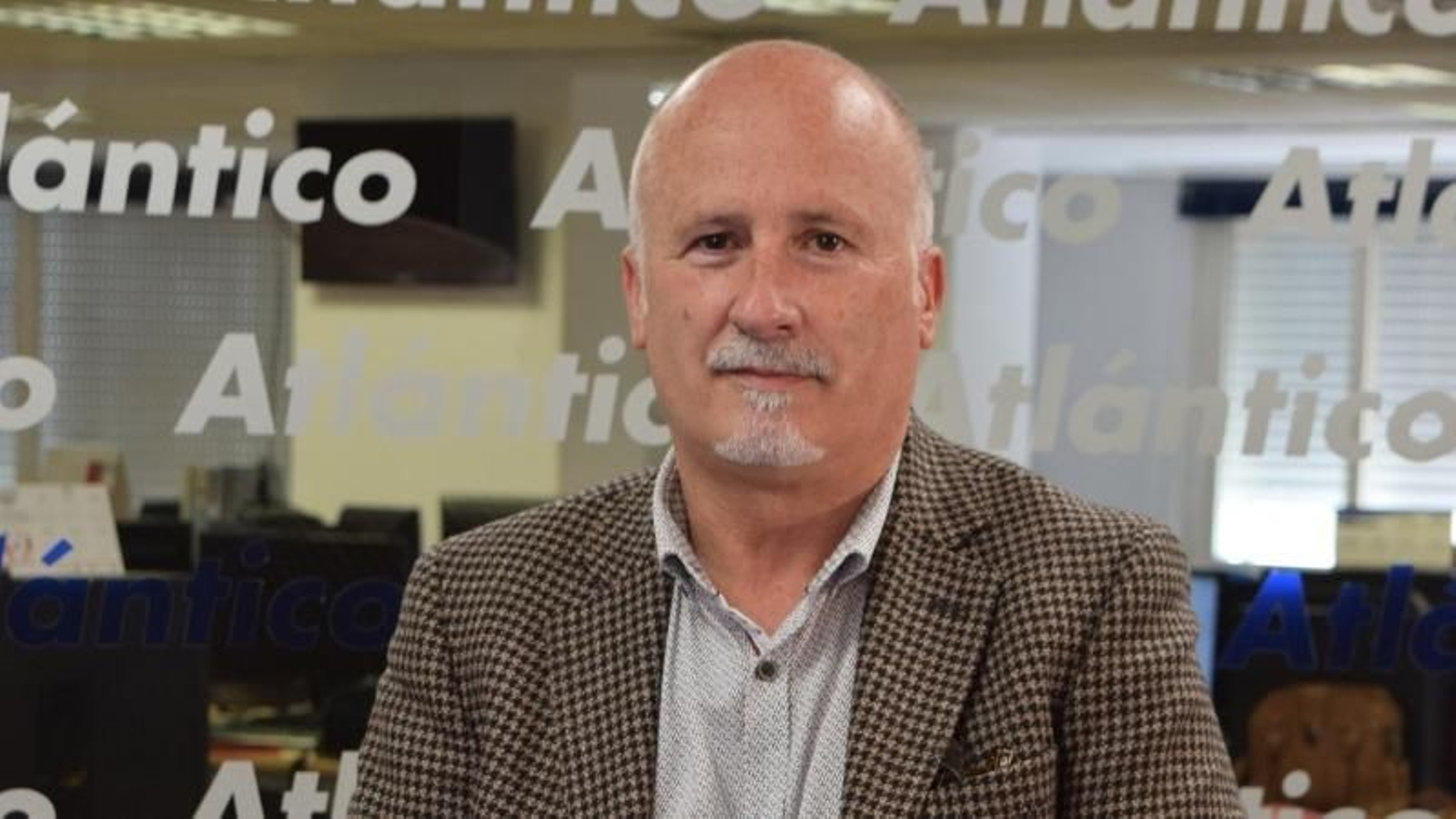 Antonio Villar visitó el set de Atlántico TV.