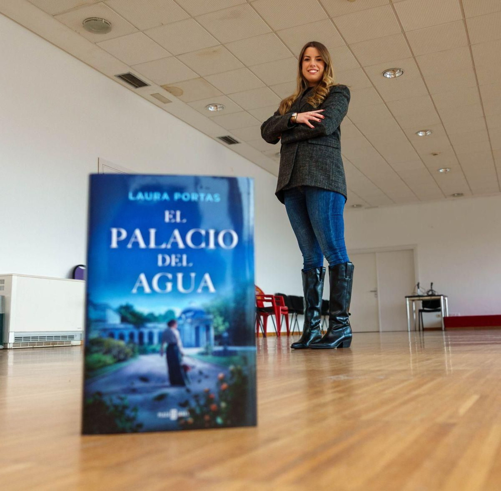Portada de “El palacio del agua”, la segunda novela de Laura Portas, que nos traslada a la época dorada del termalismo gallego en Mondariz.