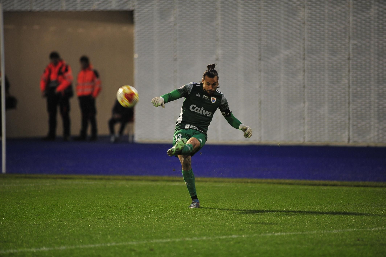 Galería | La UD Ourense gana y disfruta bajo la lluvia en O Couto