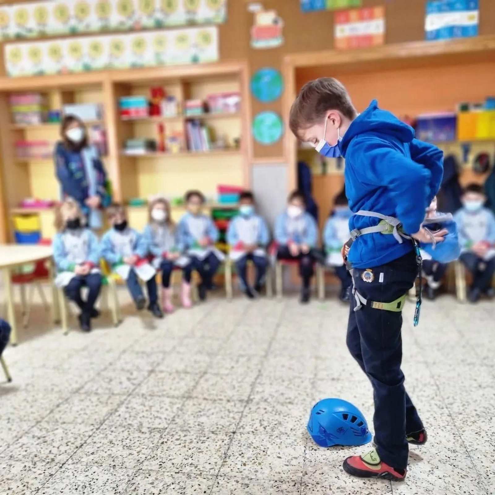 Santi participa en el Programa de Tecnificación y les explicó a sus compañeros los secretos de la escalada.