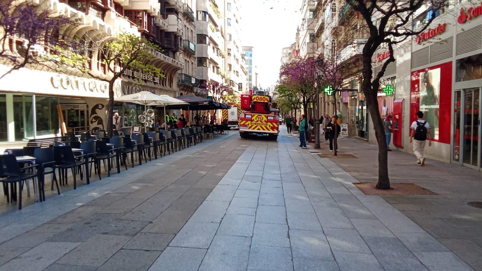 Bomberos en las galerías Viacambre
