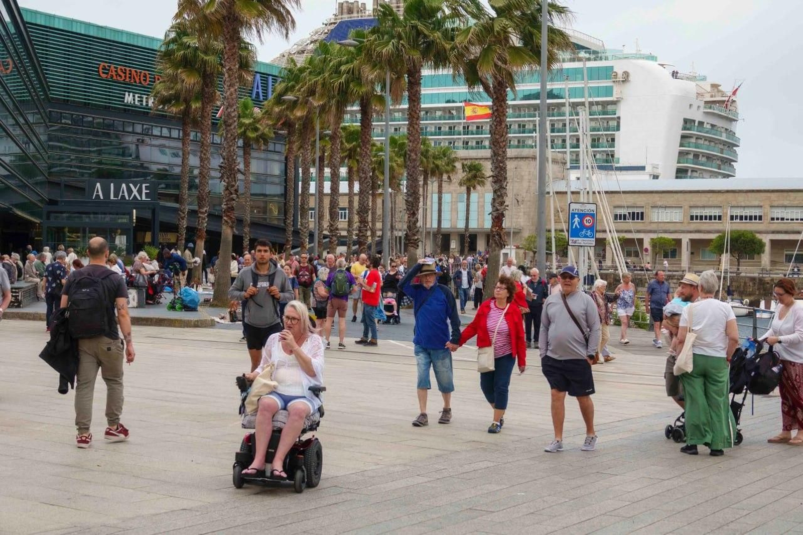 Galería | Vigo recibe la primera triple escala de cruceros del año