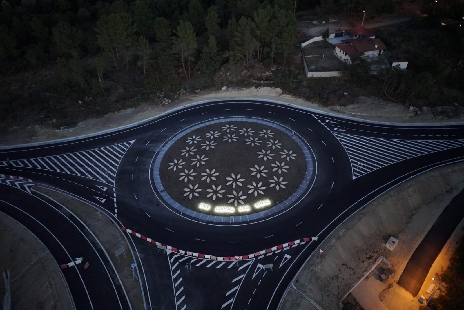 La rotonda, situada en el Alto de Taboadela, conectará el Polígono con la A-52