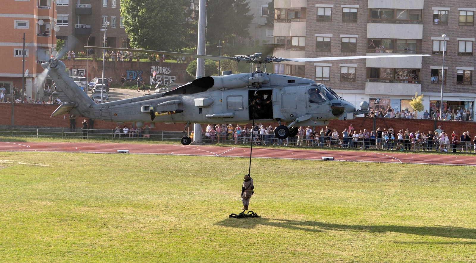 Galería | La exhibición militar llena las pistas de Balaídos