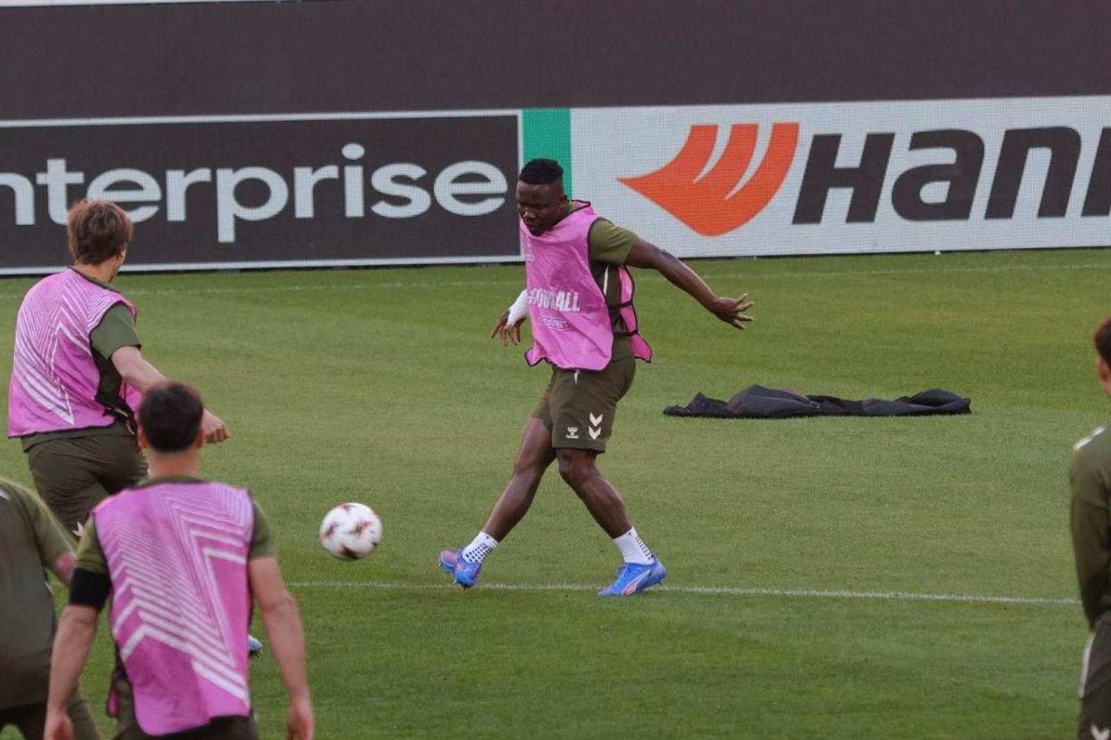 Galería | El Celta vive una intensa jornada en Friburgo antes del encuentro europeo